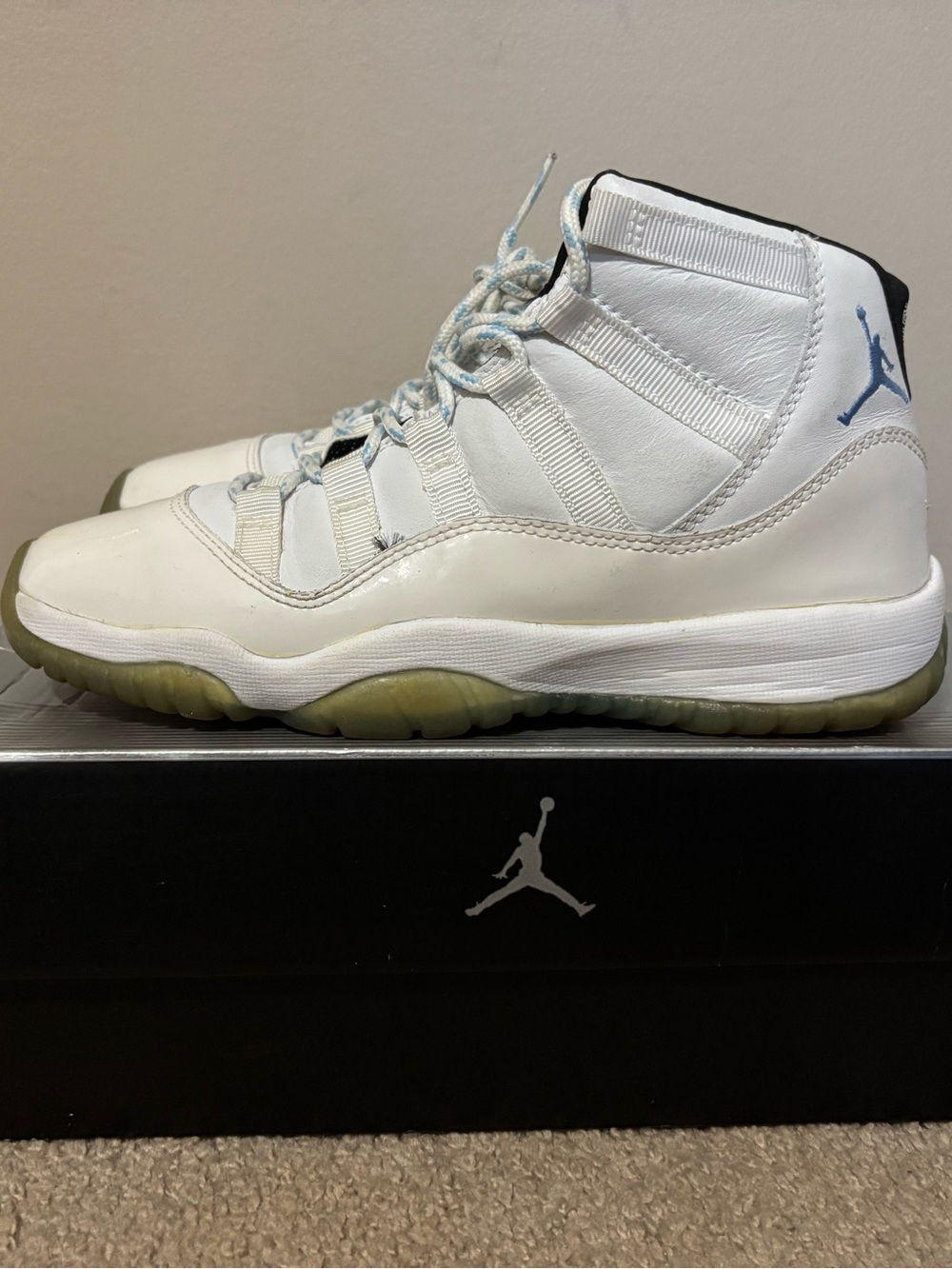 Jordan 11 Legend Blue